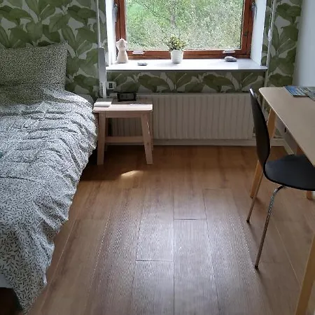 Cosy Single Bedroom Farm stay Stege